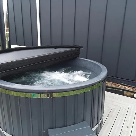Hébergement de vacances Home, Sauna, Jacuzzi, Air Conditioning Zitzmin